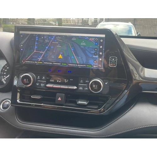Штатная магнитола CarMedia YL-T1215H для Toyota Highlander 2022+ на Android 13.0
